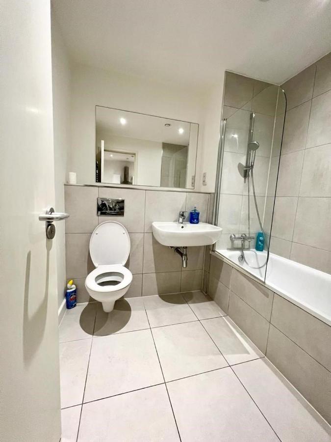 Immaculate Flat In West Croydon Apartment Bagian luar foto